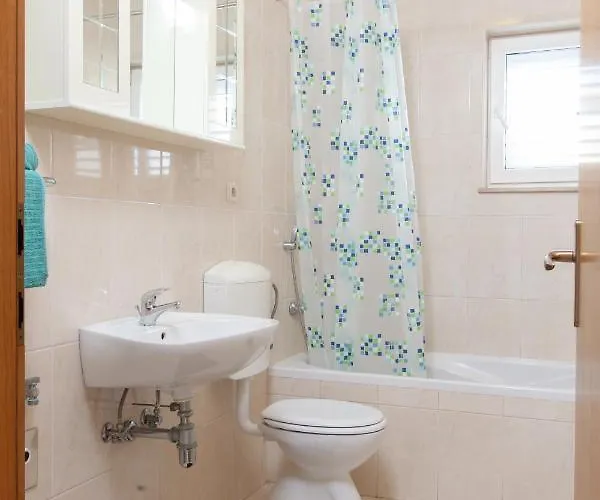 Jolanda Daire Podgora (Split-Dalmatia)