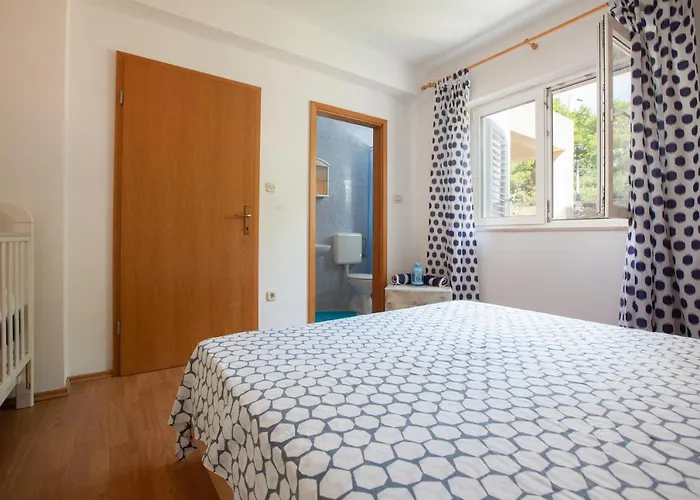 Jolanda * Podgora (Split-Dalmatia)