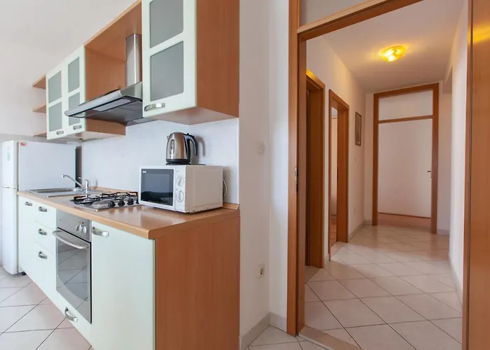 Jolanda * Podgora (Split-Dalmatia)