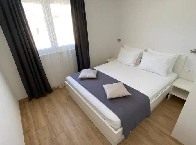 Jolanda Daire Podgora (Split-Dalmatia)