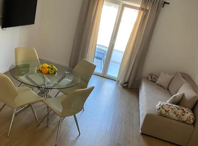 Jolanda * Podgora (Split-Dalmatia)