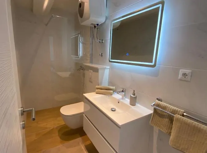 Jolanda Daire Podgora (Split-Dalmatia)