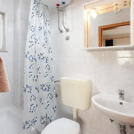 Jolanda Apartment Podgora