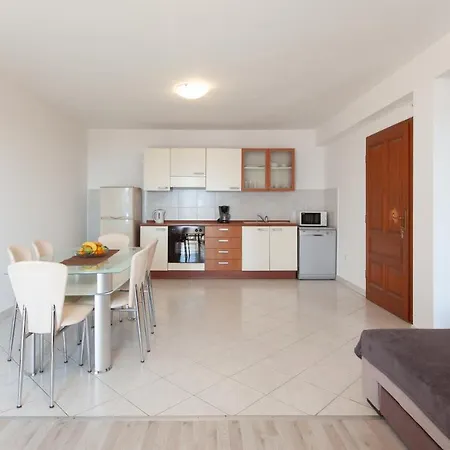 Jolanda Apartment *