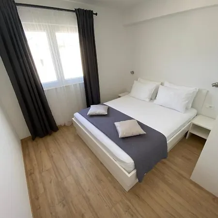Jolanda Apartment Podgora